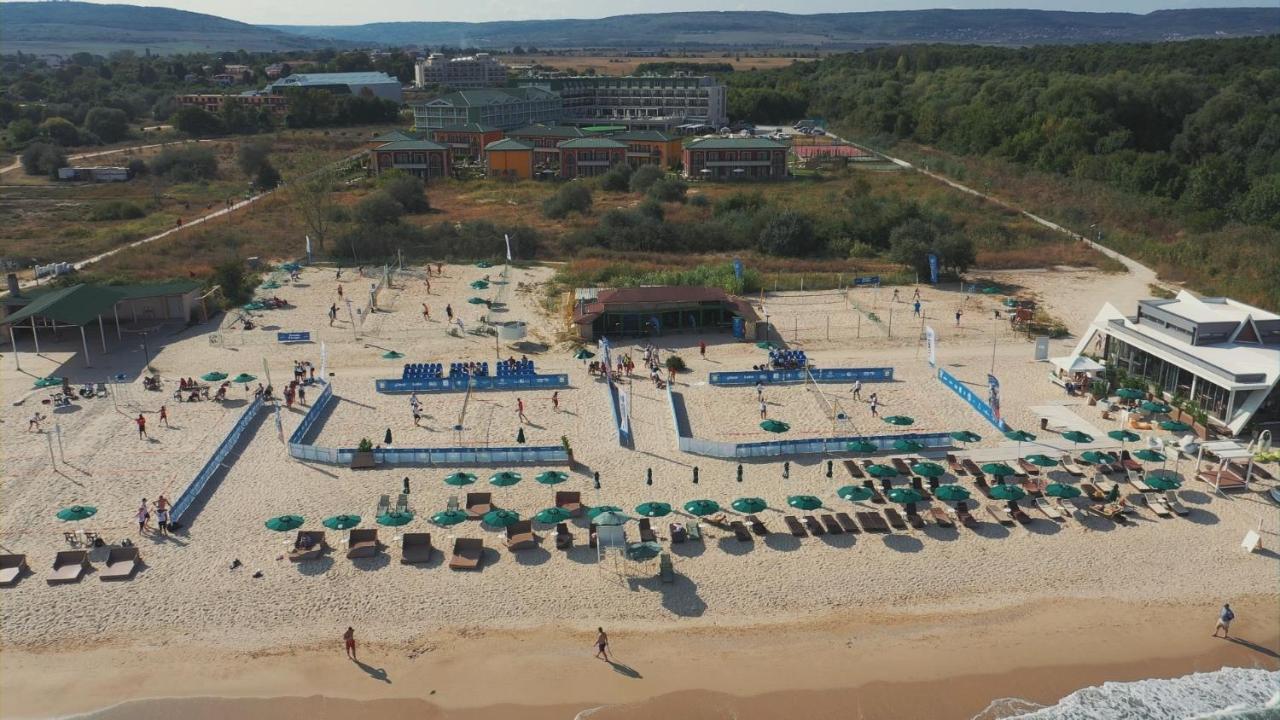 Camp And Pool Hotel คราเนโว ภายนอก รูปภาพ