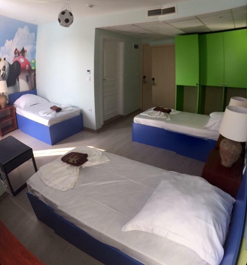 Camp And Pool Hotel คราเนโว ภายนอก รูปภาพ