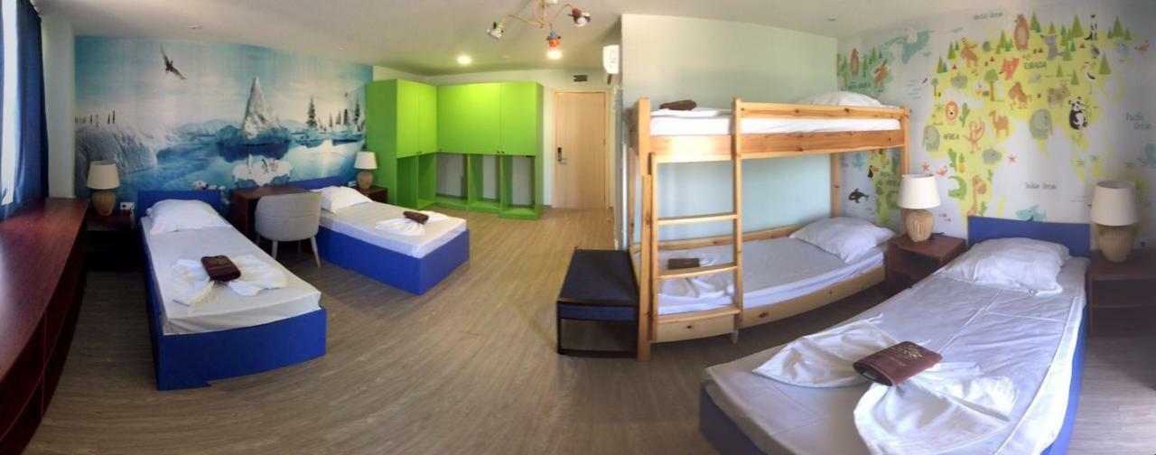 Camp And Pool Hotel คราเนโว ภายนอก รูปภาพ